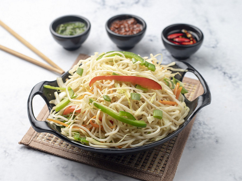 Veg Classic Hakka Noodles