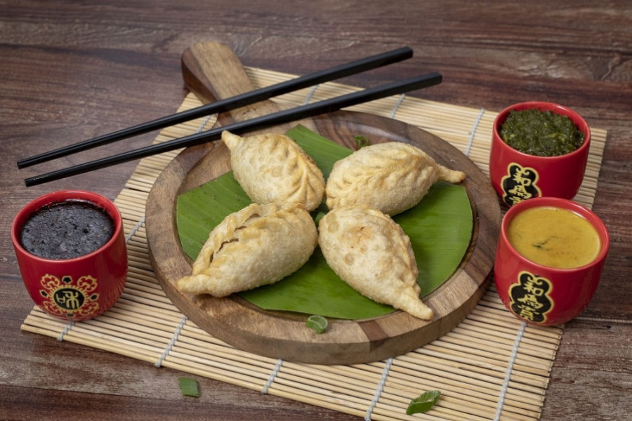 Simple Chicken Fried Momo [6 Pieces]