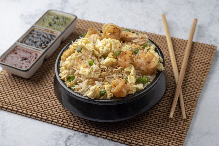 Mix [Egg, Chicken & Prawn] Burnt Garlic Fried Rice