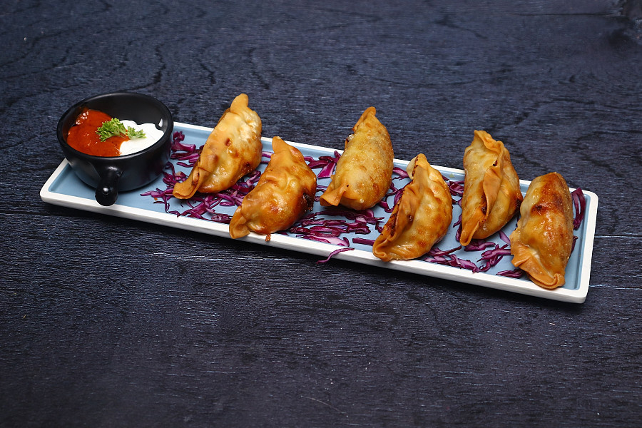 Paneer Momos (Steamed) [6 Pieces]