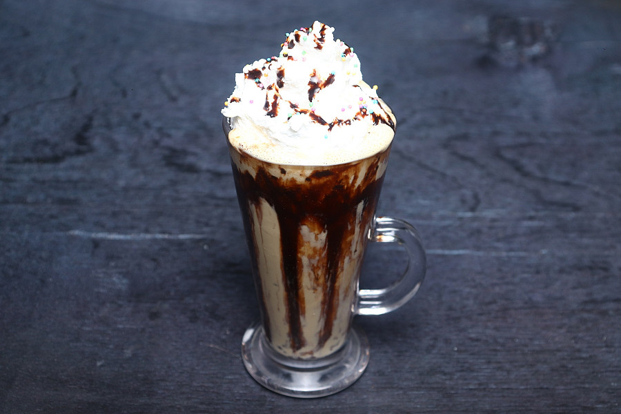 Thick Cold Coffee With Icecream